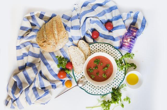 Gazpacho: Paleo Verze Španělské Studené Polévky!