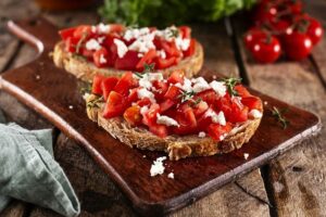 Bruschetta s rajčaty: Italský recept, který musíte vyzkoušet 9 Bruschetta s rajčaty: Italský recept, který musíte vyzkoušet