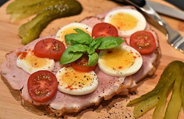 Hemenex (Ham and Eggs): Paleo Snídaně pro Skvělý Start Dne!