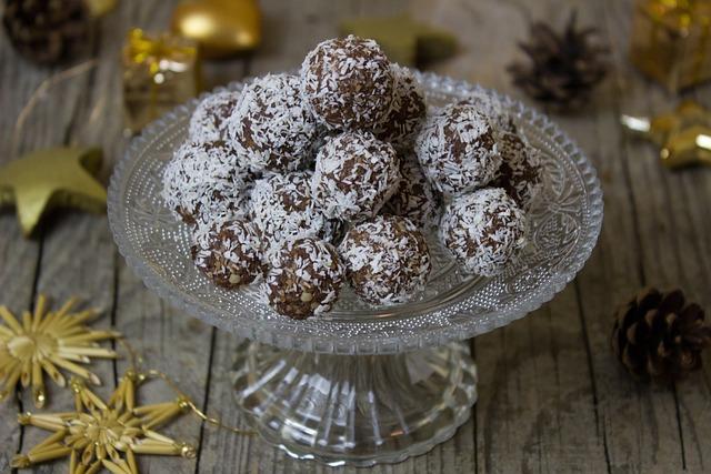 Kokosové kuličky Raffaello: snadné a chutné paleo dezerty